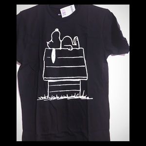 NWT Peanuts snoopy t-shirt sz S
